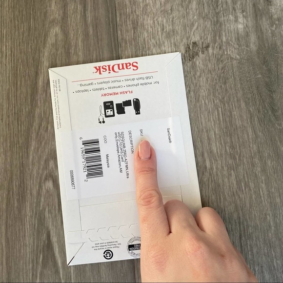 SanDisk SD Card 256GB New in Package - Picture 2 of 4